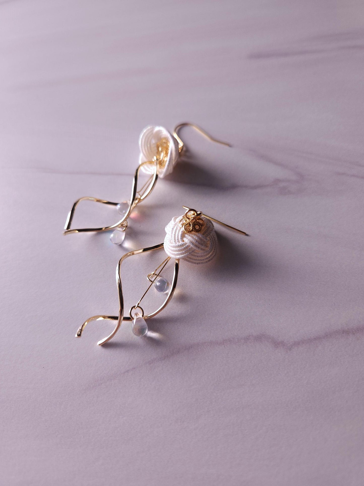 Jellyfish - Holographic White