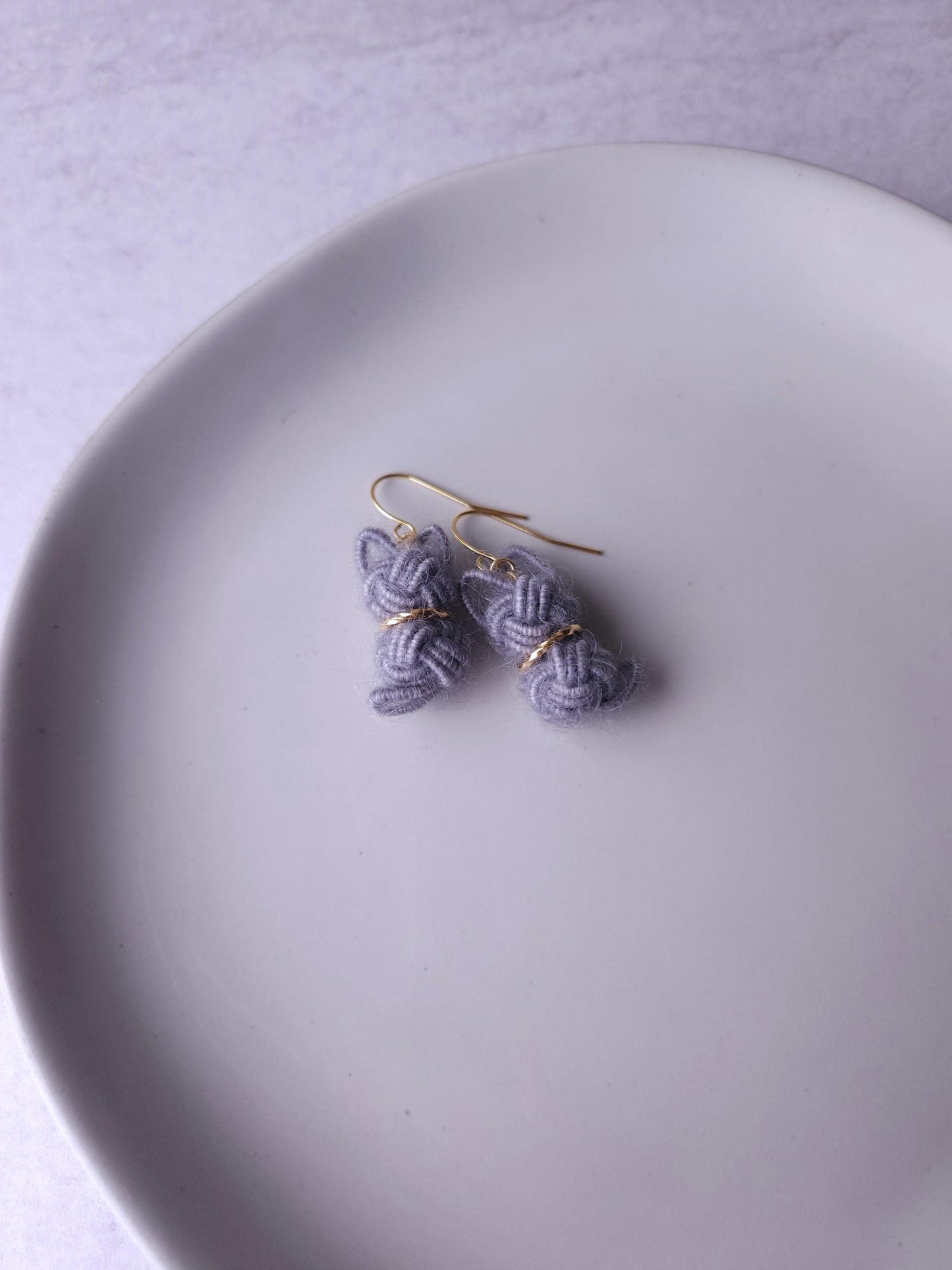 Fluffy Cat Earrings - Gray