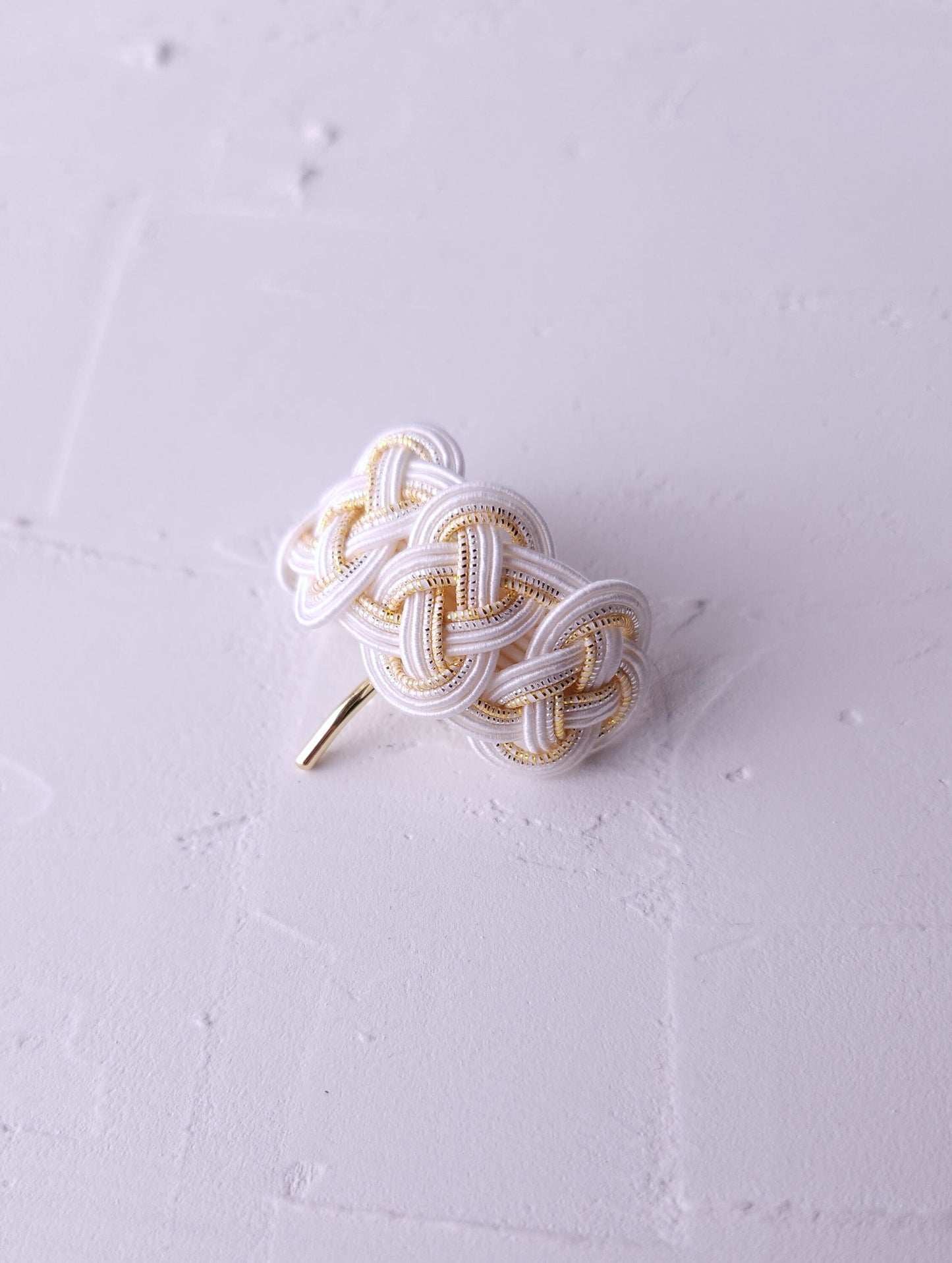 Ponytail Hook - White & Gold